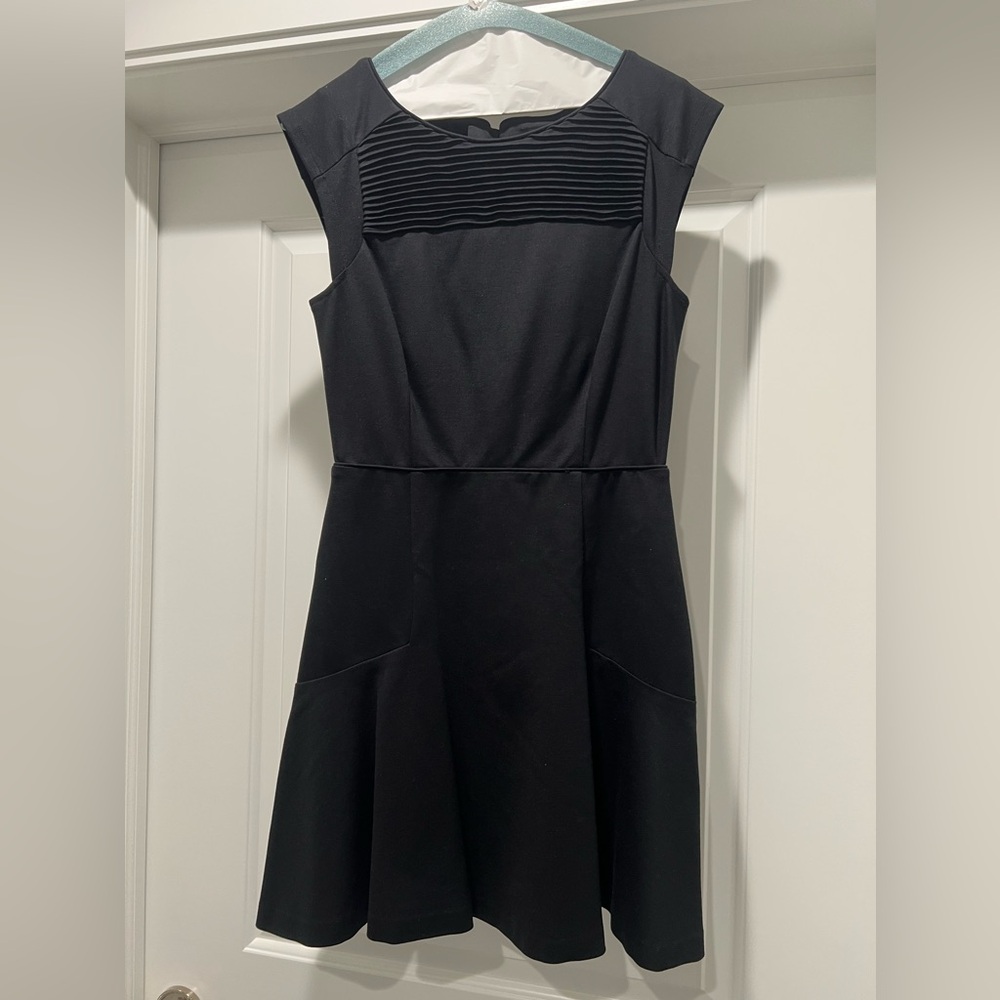 LADIES CAO SLEEVE BANANA REPUBLIC A-LINE BLACK DRESS SIZE 4 PETITE